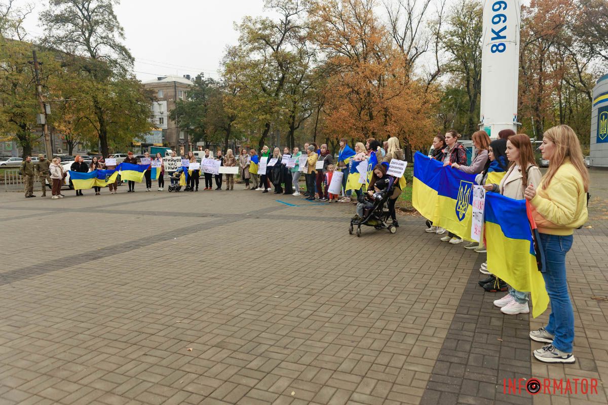 Вони закликали владу мобілізувати воїнів, які на фронті майже 2 роки