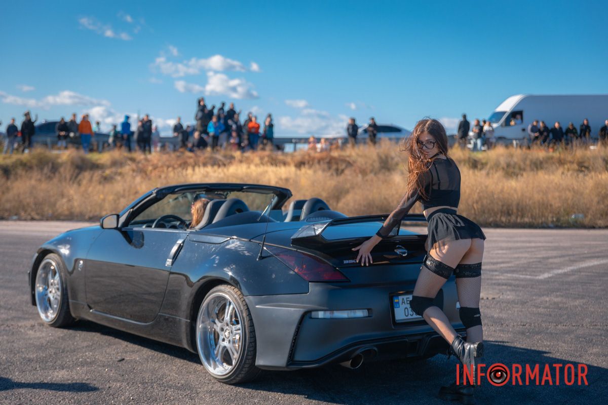 Не обошлось и без красивых девушек