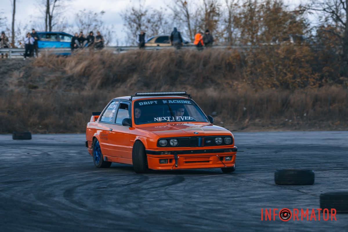 Большинство автомобилей - BMW