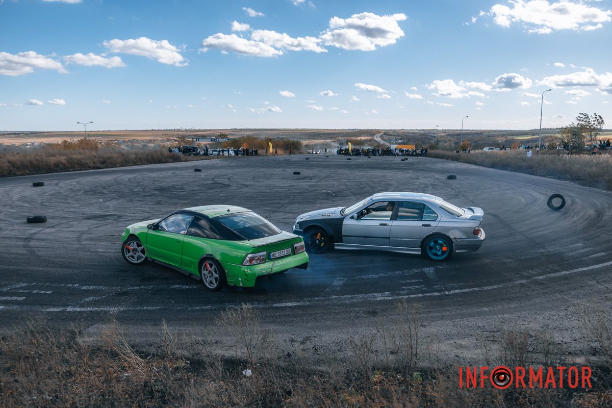 Не соревнования, но одновременно ехали и по 2-3 авто