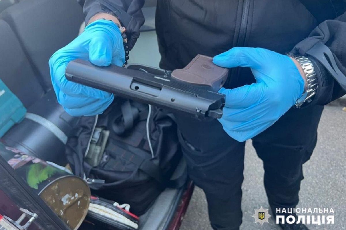 Из авто изъяли доказательства