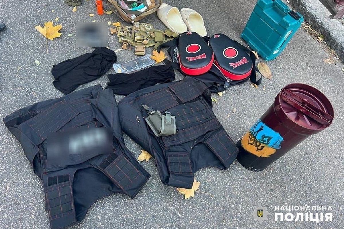 В машине нашли бронежилеты