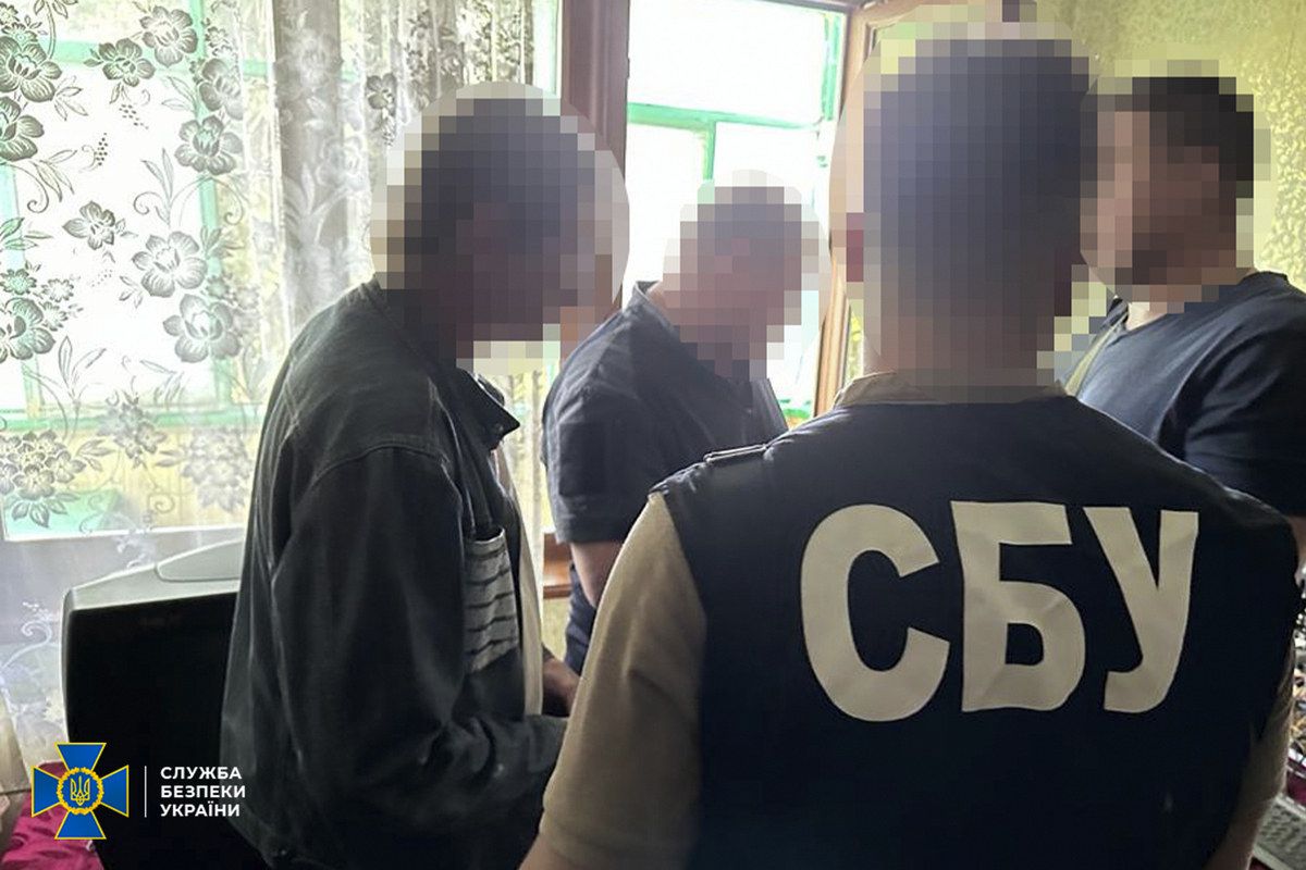 Сотрудники СБУ в ходе следственных действий изъяли компьютерную технику и мобильные телефоны, которые использовали агитаторы