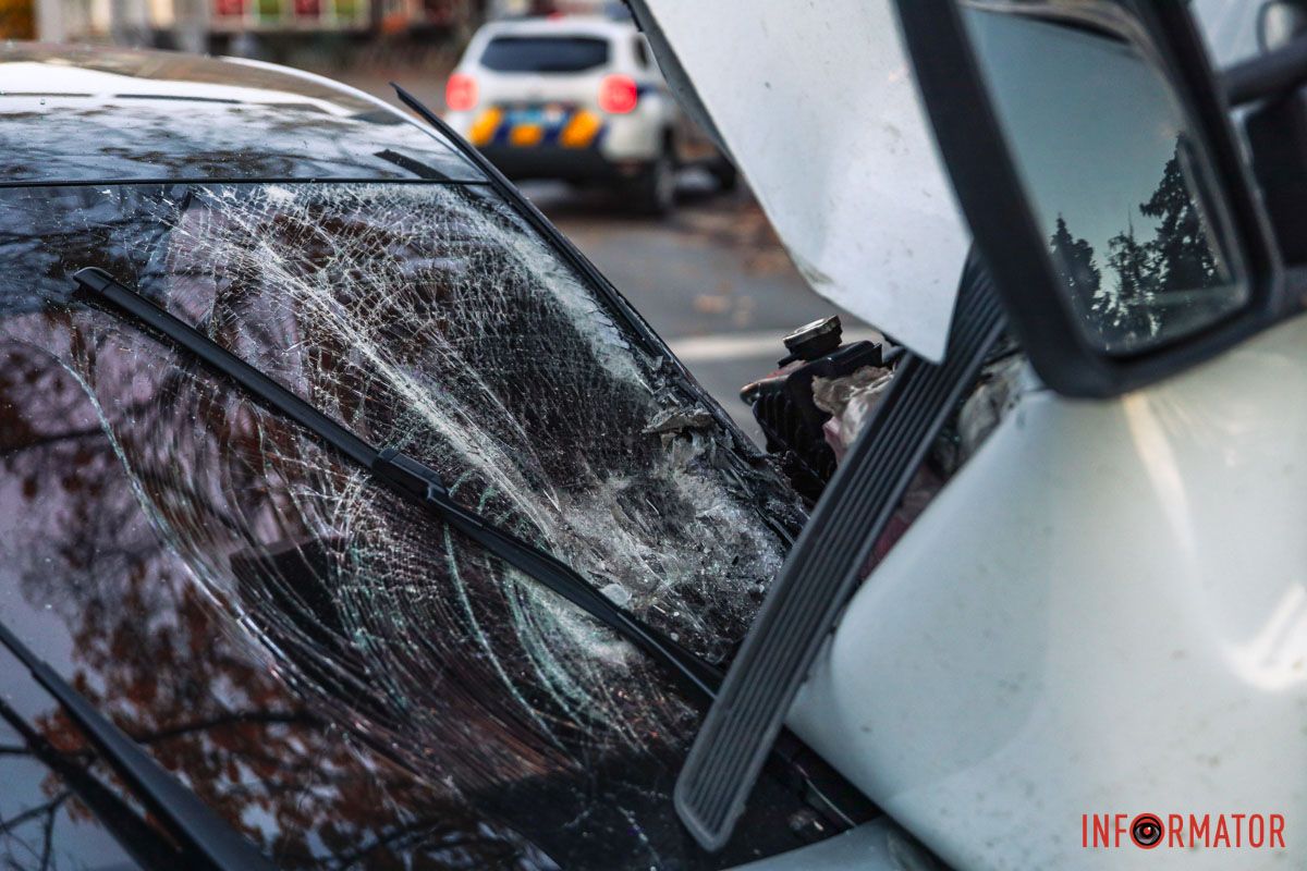 За попередніми даними, на перехресті зіштовхнулись Skoda та Daewoo За попередніми даними, на перехресті зіштовхнулись Skoda та Daewoo