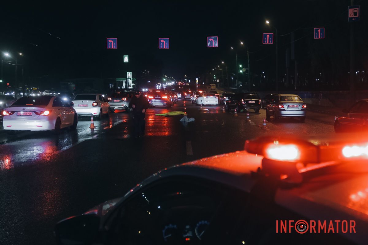 Здесь под колесами автомобиля погиб мужчина