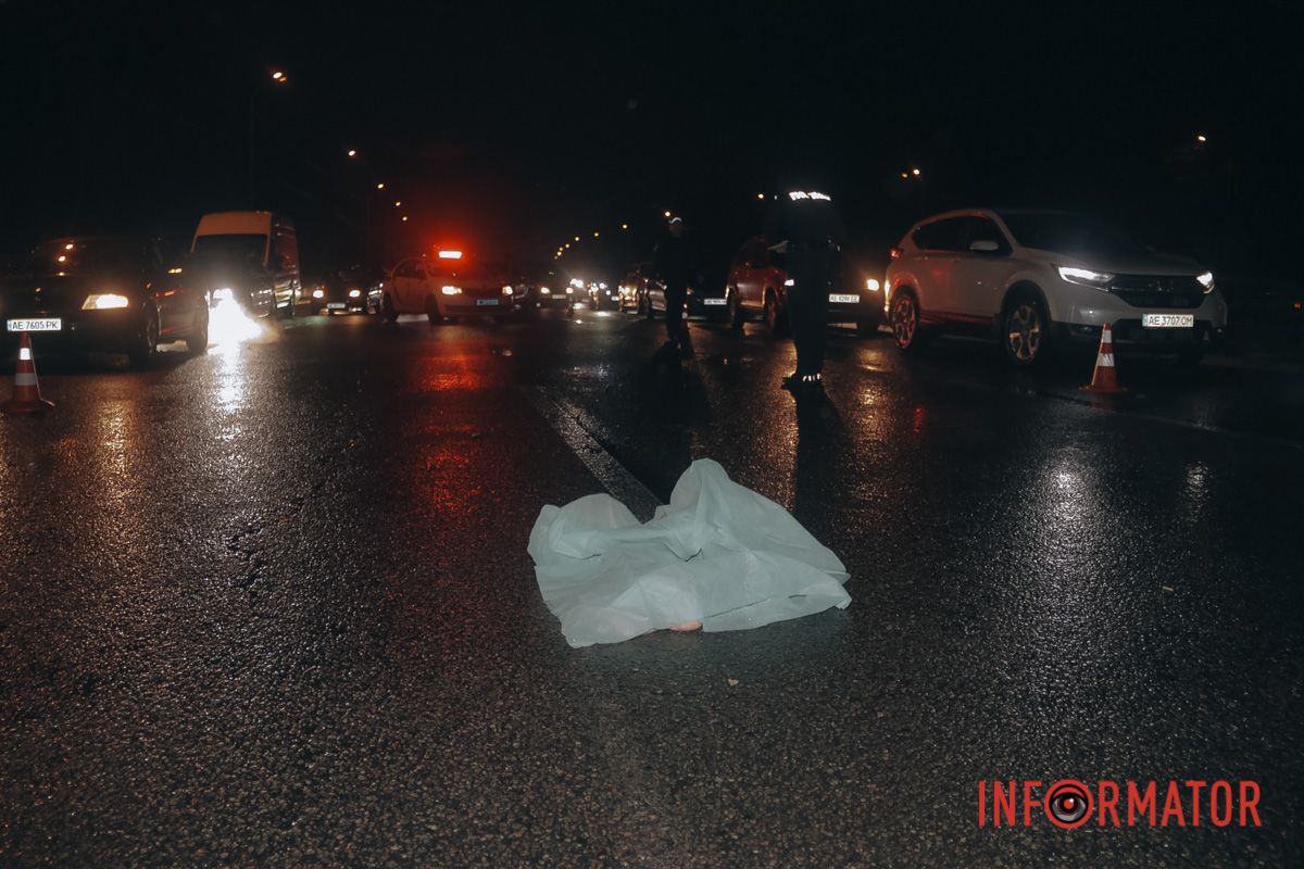 По предварительным данным от патрульных, погибший переходил дорогу в неположенном месте