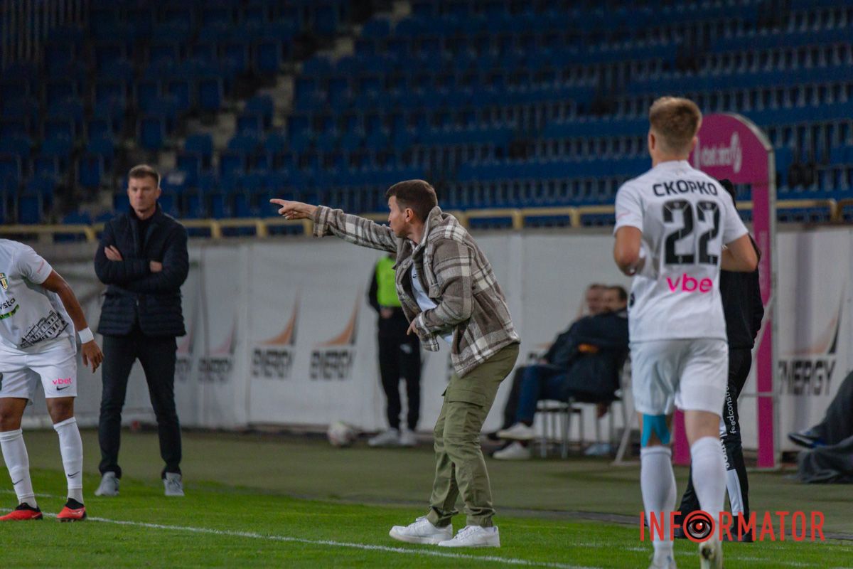 Легендарний півзахисник "Дніпра" Руслан Ротань нині тренує "Олександрію"