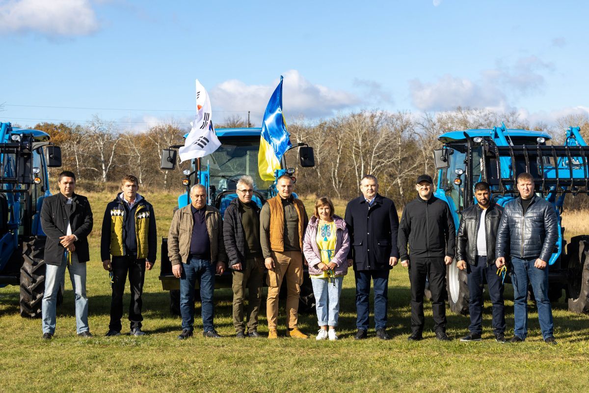 П’ять нових, потужних й багатофункціональних тракторів від Кореї