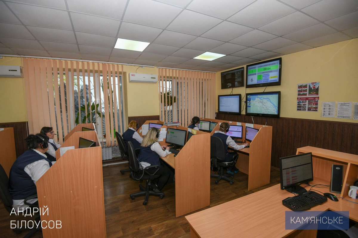 Функціонують 32 телефонні лінії