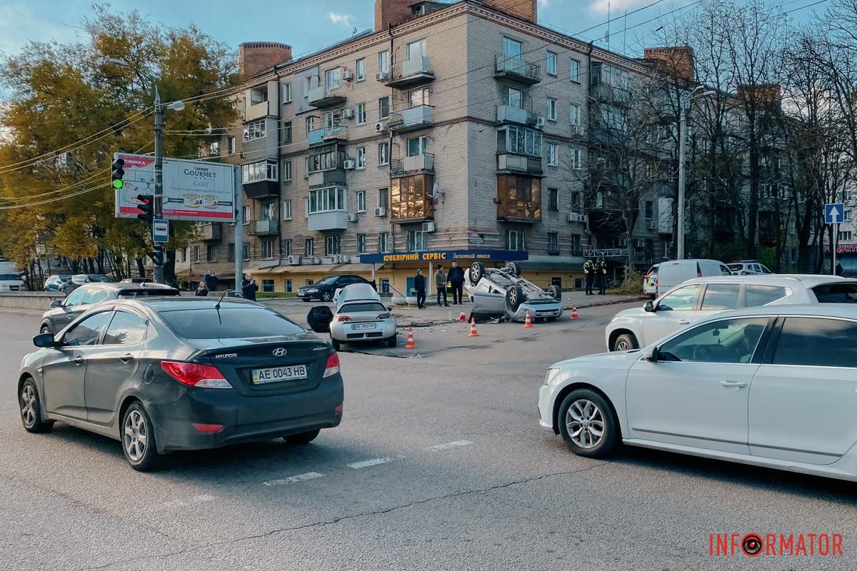 Движение на перекрестке не затруднено Движение на перекрестке не затруднено