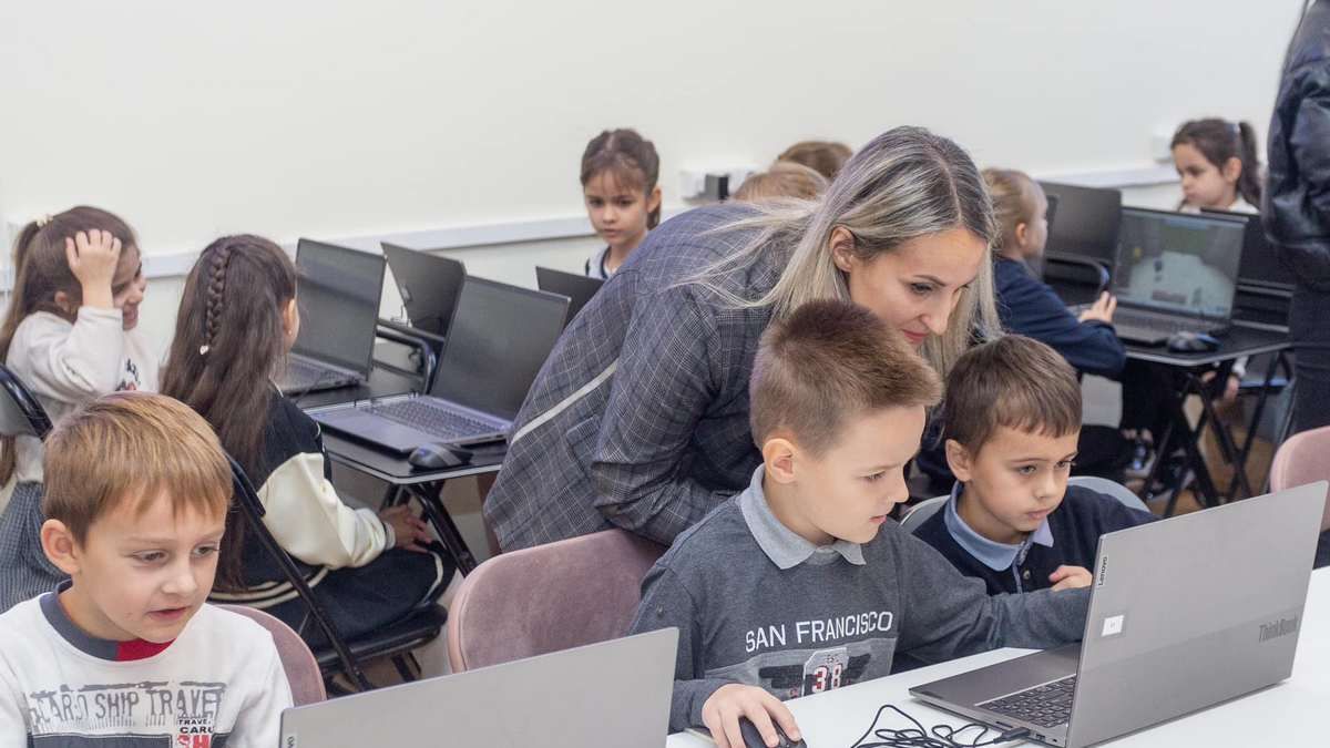 В Каменском заработал «Цифровой образовательный центр»