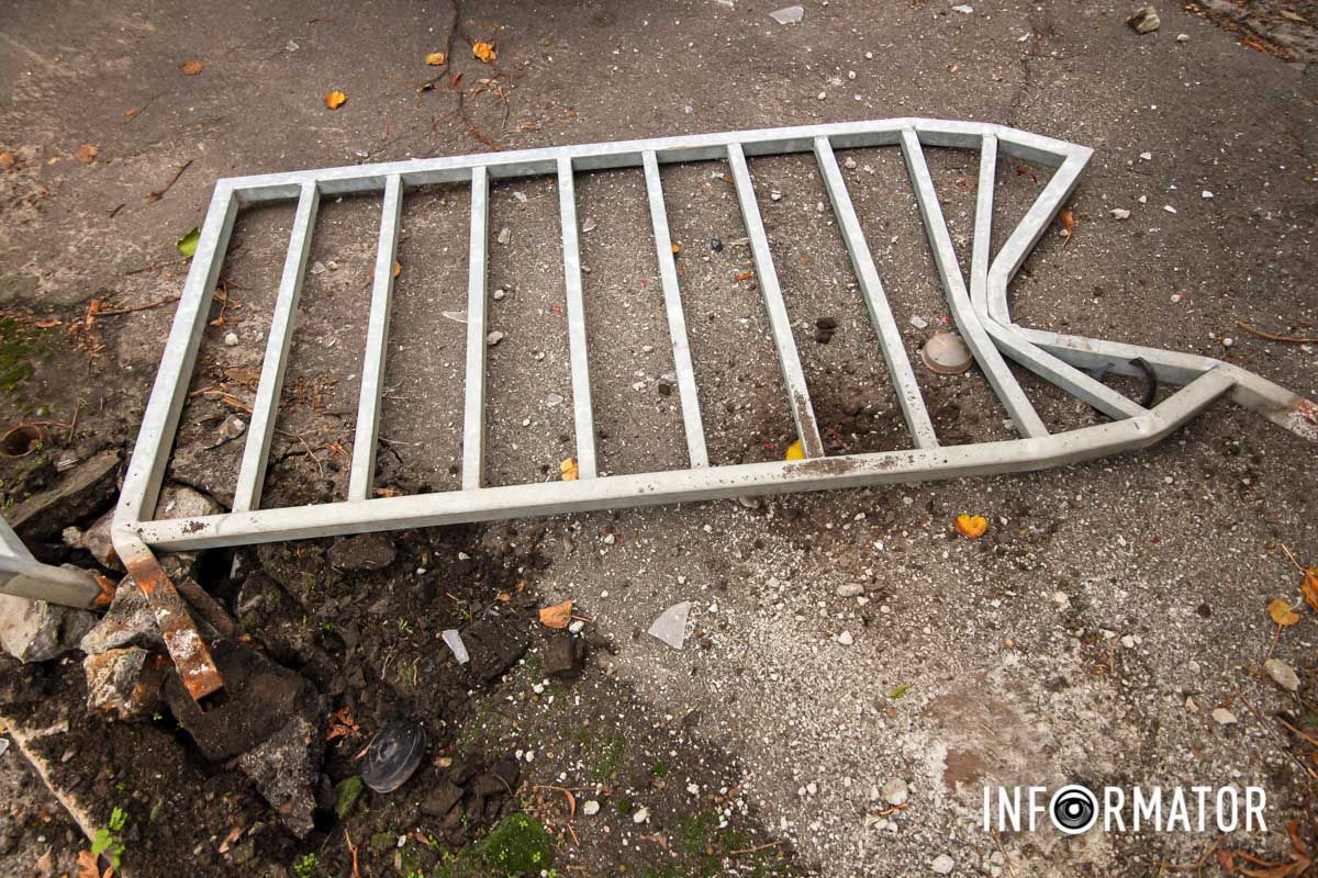 Станом на 15:00, автівки на місці аварії вже не було Станом на 15:00, автівки на місці аварії вже не було