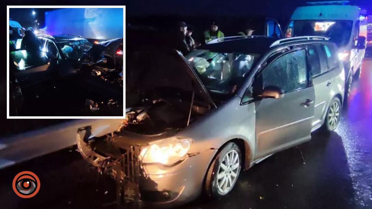 У Кривому Розі Volkswagen «нанизався» на відбійник: постраждали двоє людей