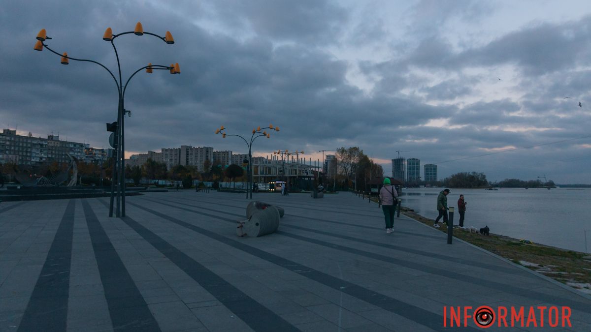 В Днепре будет пасмурно, возможен мелкий дождь: прогноз погоды на 17 ноября