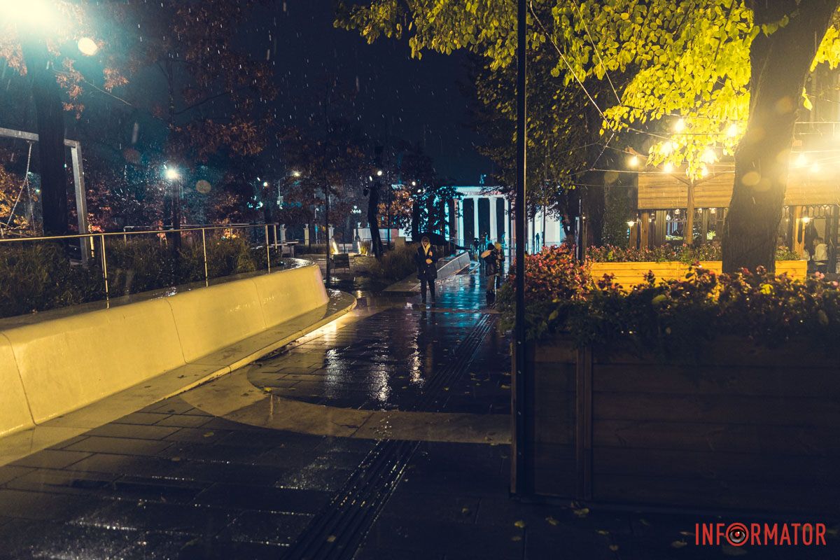 Магія першого снігу у повітрі Магія першого снігу у повітрі