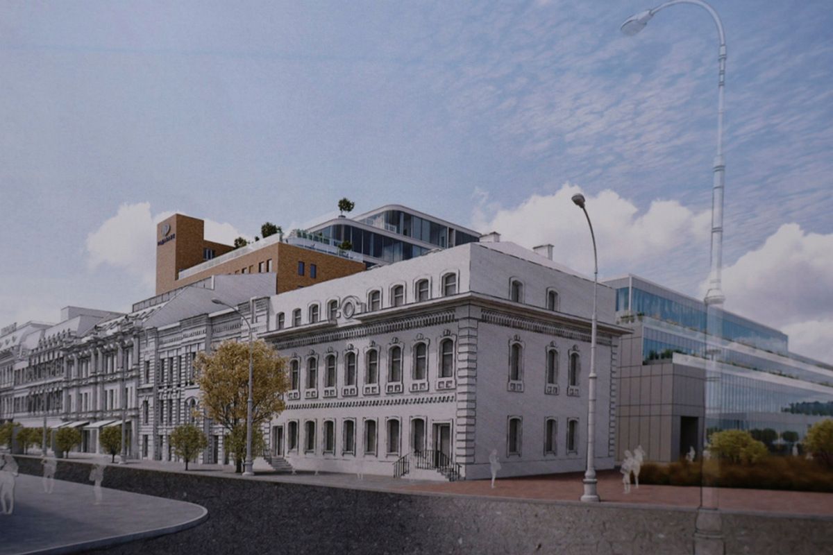 С улицы Мономаха пристройка почти не видна