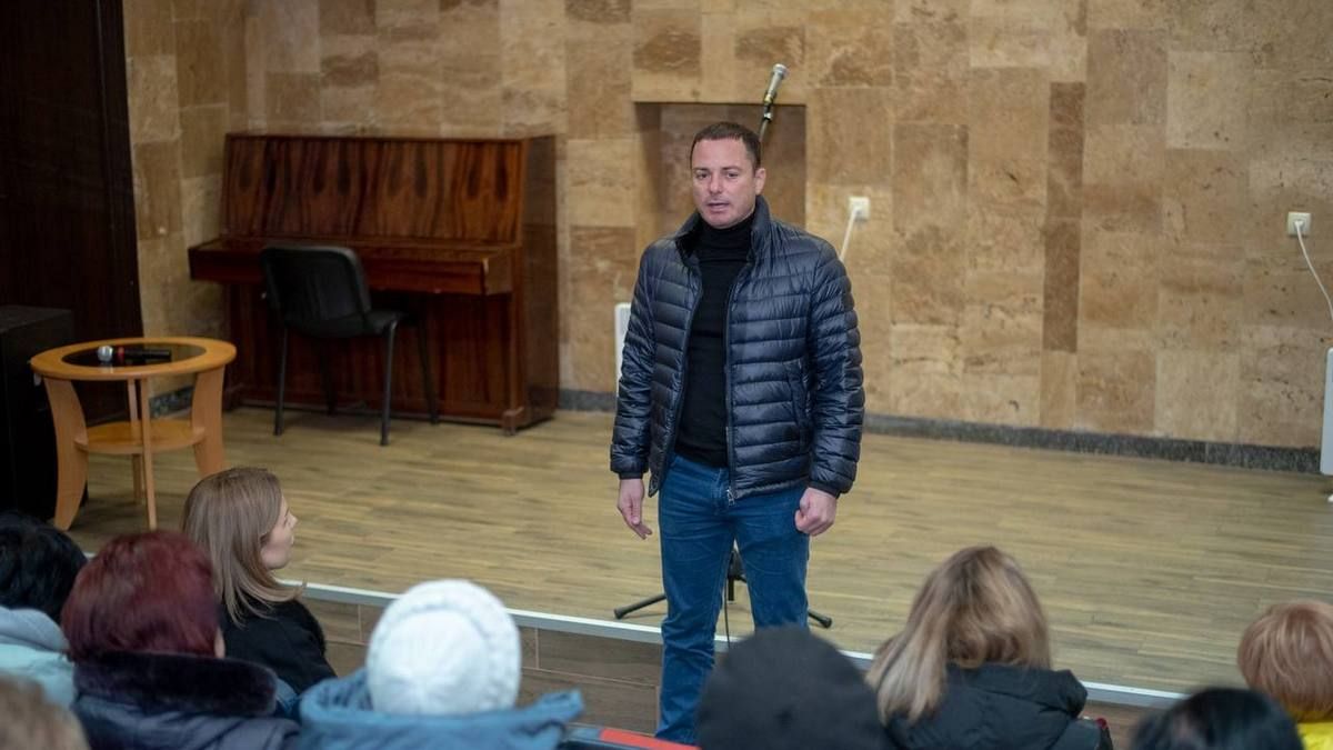 Пільговий проїзд та комунальні питання: Андрій Білоусов провів зустріч з головами квартальних та вуличних комітетів