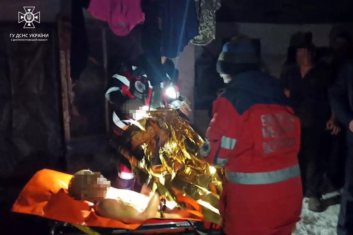 Двох постраждалих медики забрали до лікарні Двох постраждалих медики забрали до лікарні