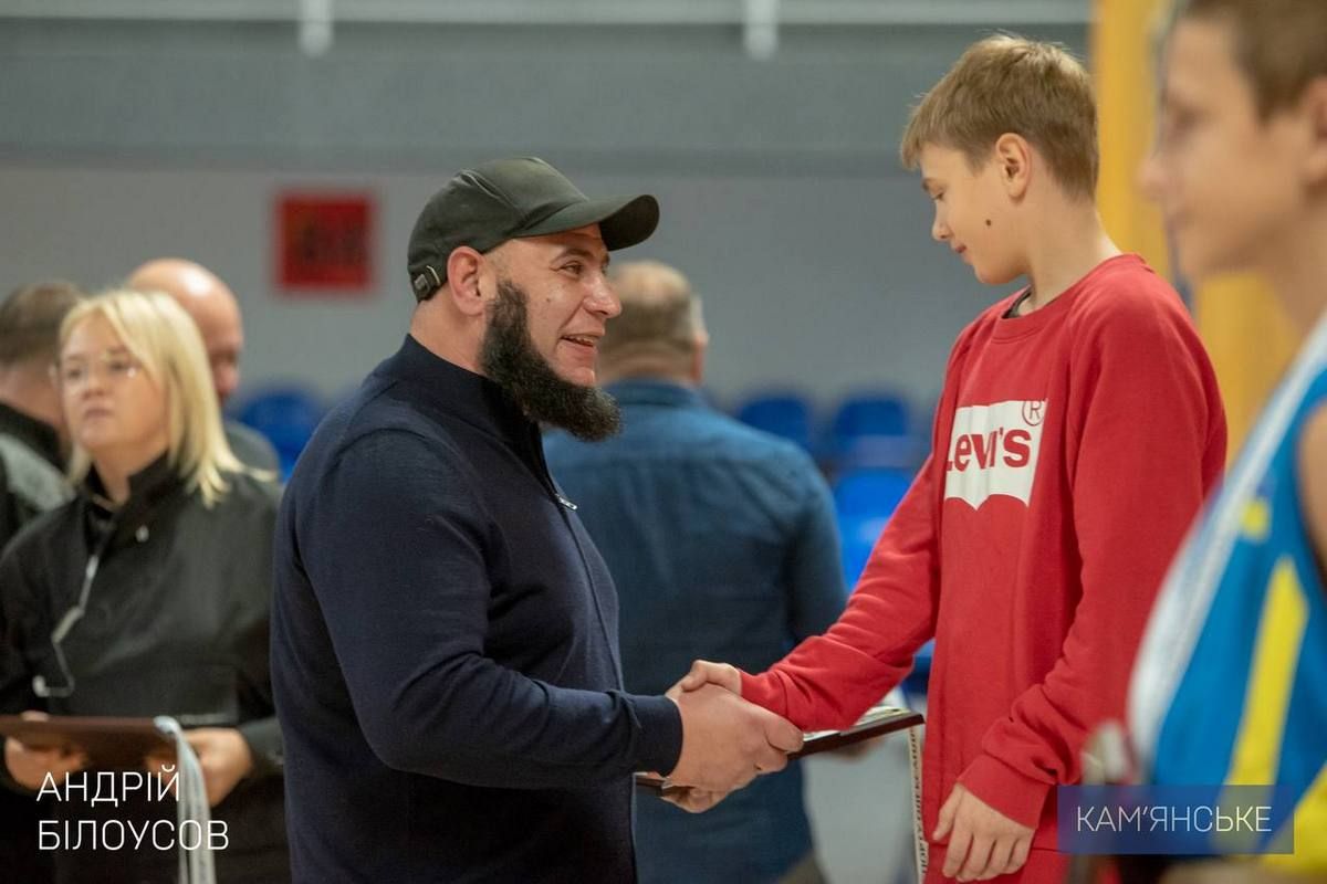 "Гартуємо молодь, щоб ворог тремтів", - відзначив мер міста.