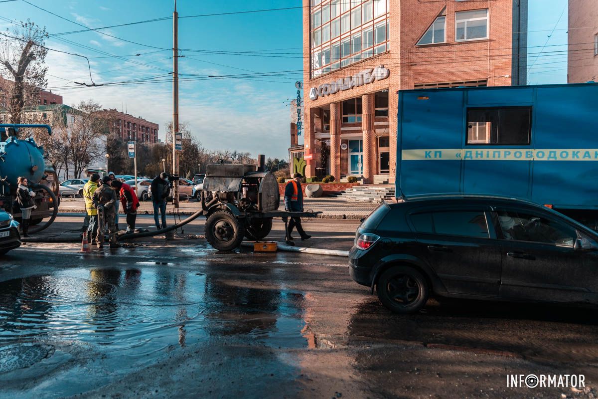 Мешканці будинку били на сполох та просили про допомогу