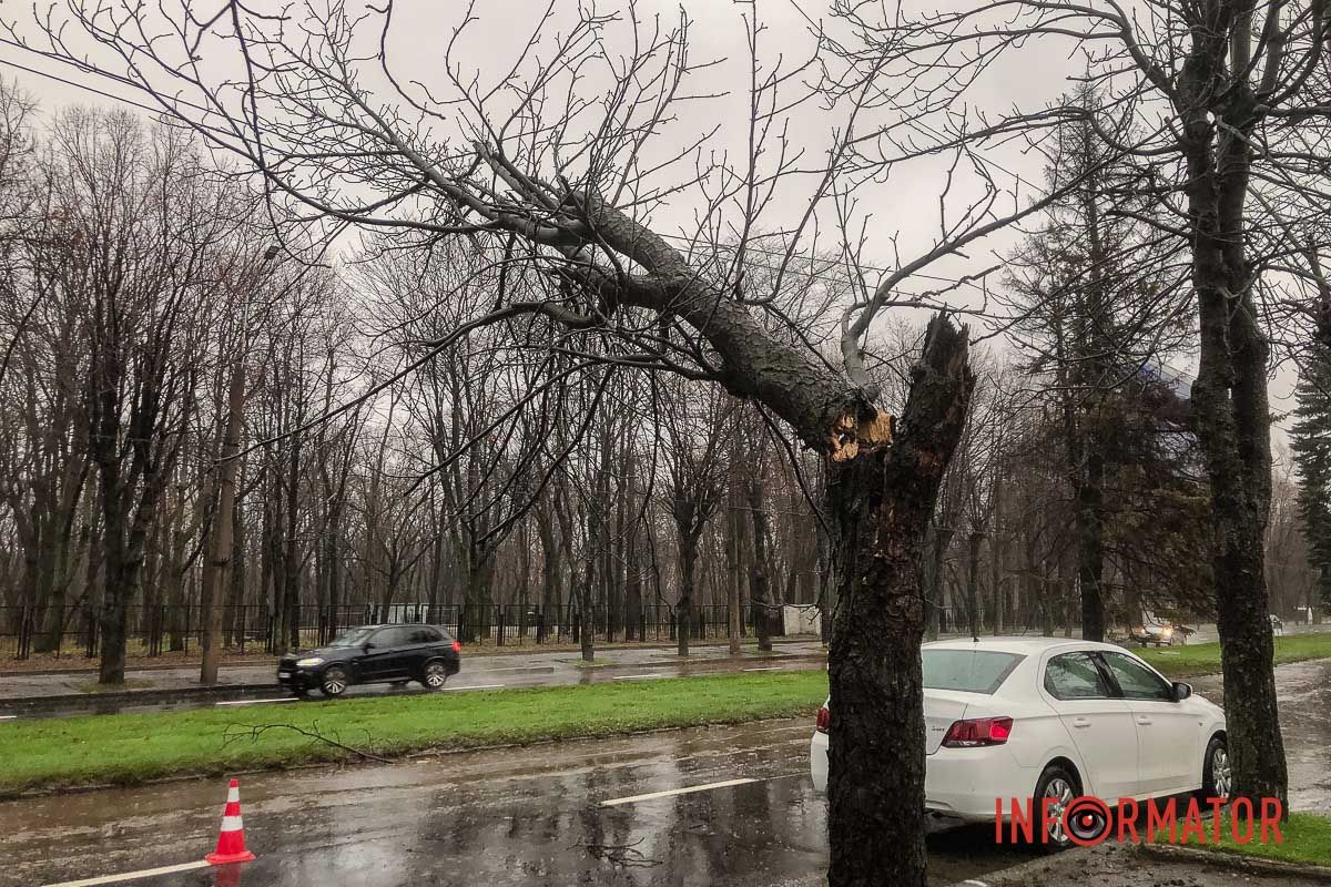 Тимчасово зупинився рух тролейбусів №9, №16 та №21 по проспекту Гагаріна Тимчасово зупинився рух тролейбусів №9, №16 та №21 по проспекту Гагаріна