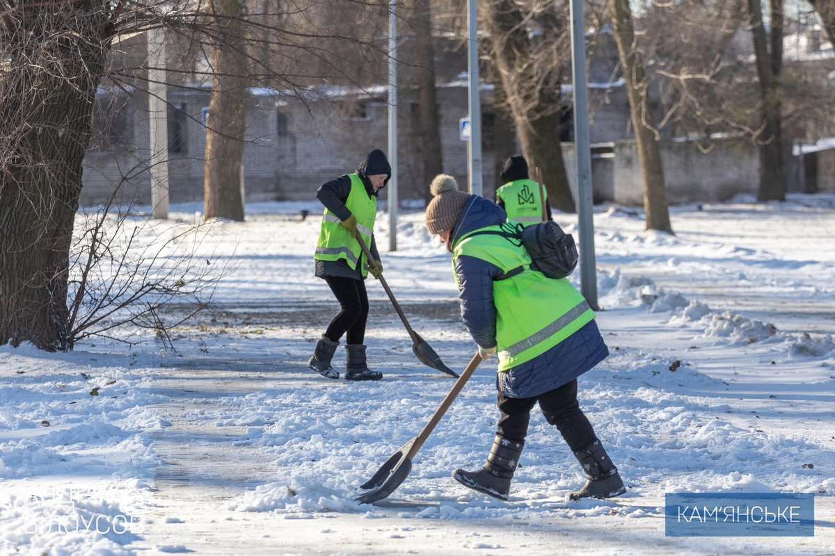 Проверяли посыпки дорог и тротуаров песчано-солевой смесью