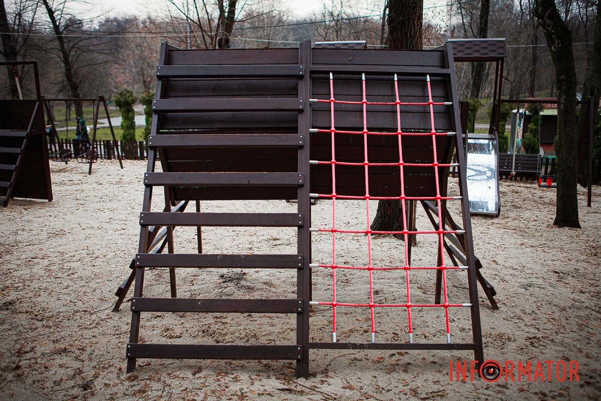 Деревянные части решили заменить более стойкими металлическими