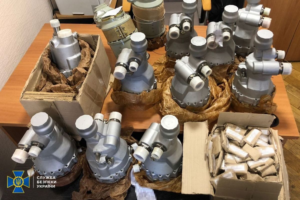 Комерсант довго переховував комплектуючі на своїй СТО