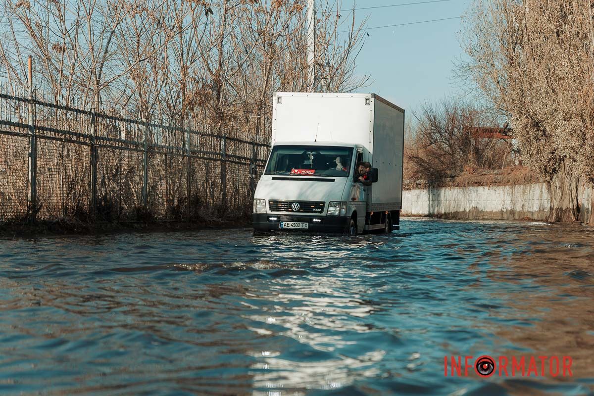 Доставляє всюди