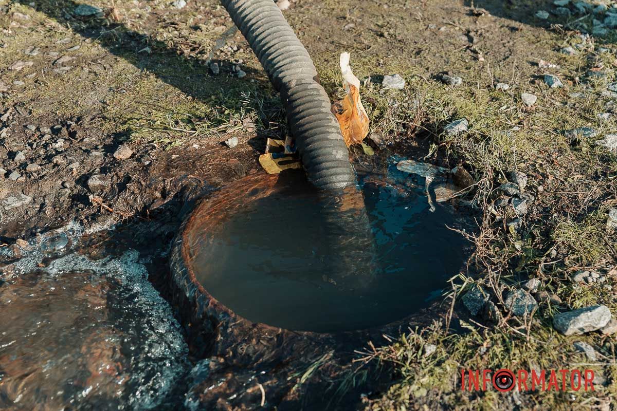 Ось звідки вода ллється 