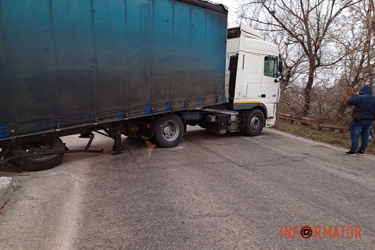 Движение по Святогорской парализовано в обоих направлениях Движение по Святогорской парализовано в обоих направлениях