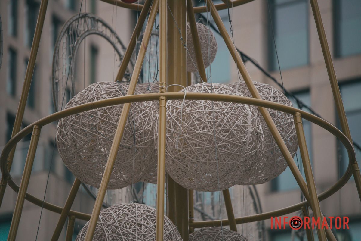 Конструкция состоит из более чем 800 элементов