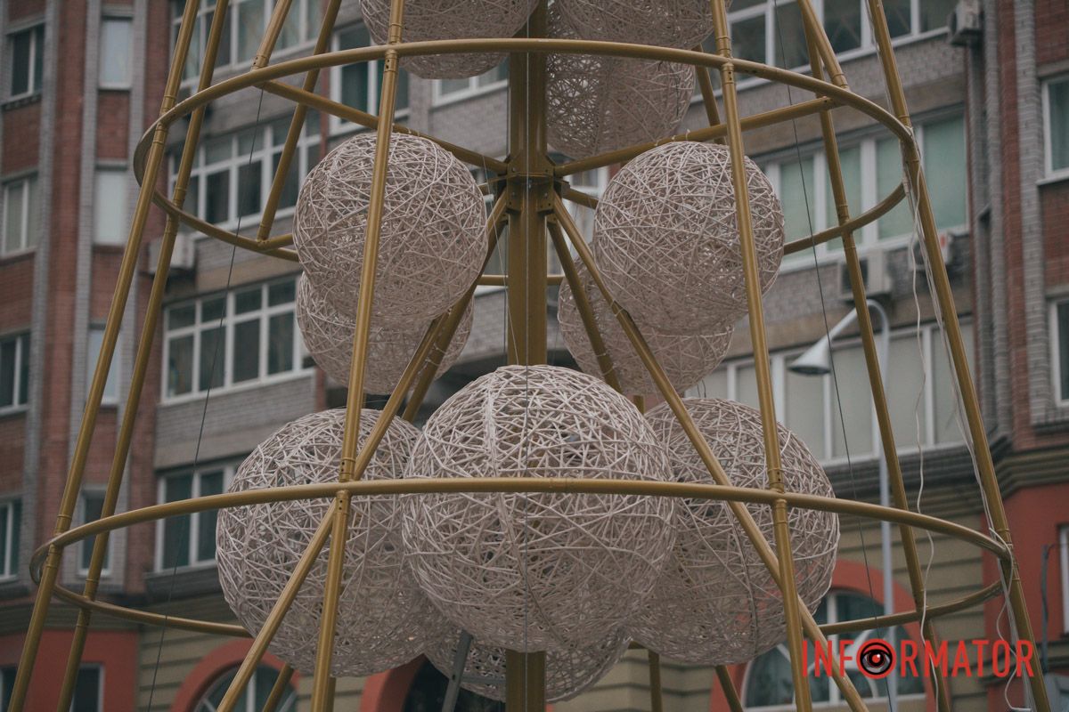 Работы выполняет специальная бригада