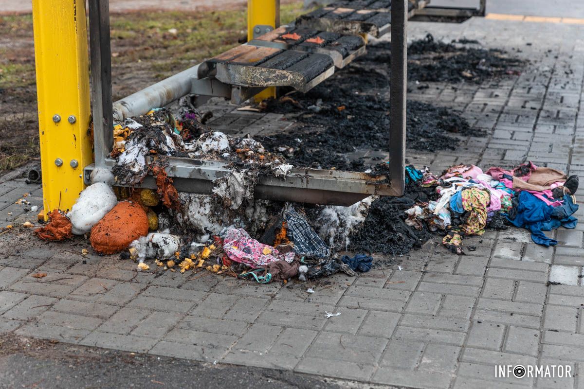 Остатки сгоревших детских игрушек