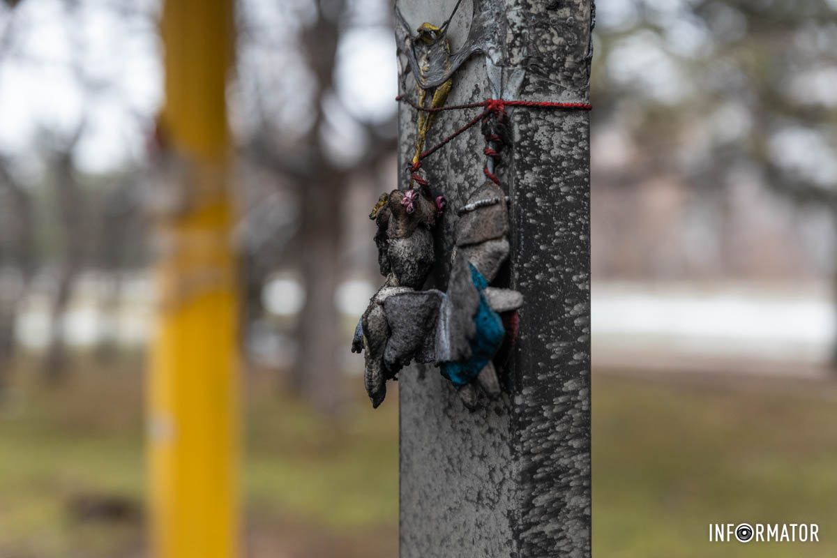 Здесь у дома 118 выгорела дотла остановка