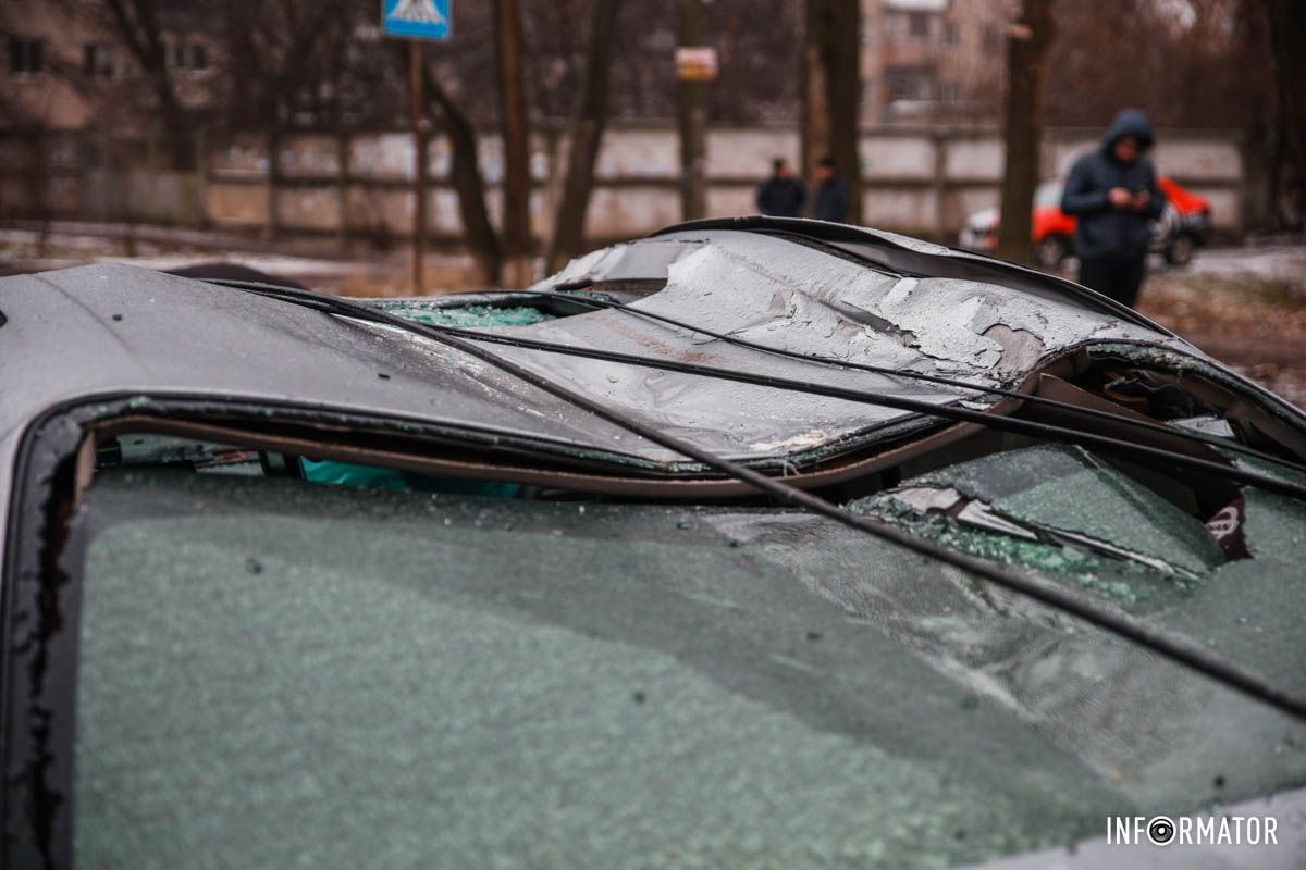 На повороті Кільченської зніс бетонний стовп На повороті Кільченської зніс бетонний стовп