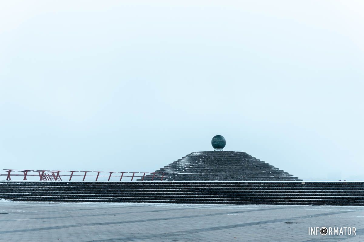 Впереди ждет неизвестность Впереди ждет неизвестность