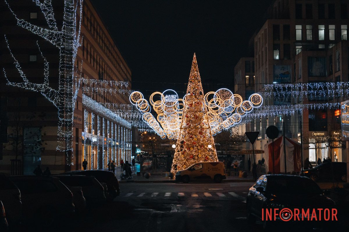 Свет елочных лампочек