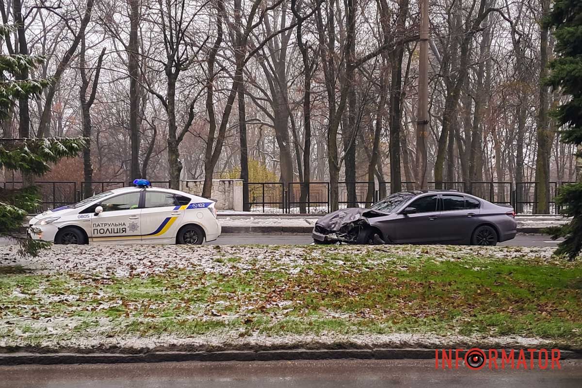 В Днепре произошло ДТП на пересечении проспекта Гагарина и улицы Бронетанковой В Днепре произошло ДТП на пересечении проспекта Гагарина и улицы Бронетанковой