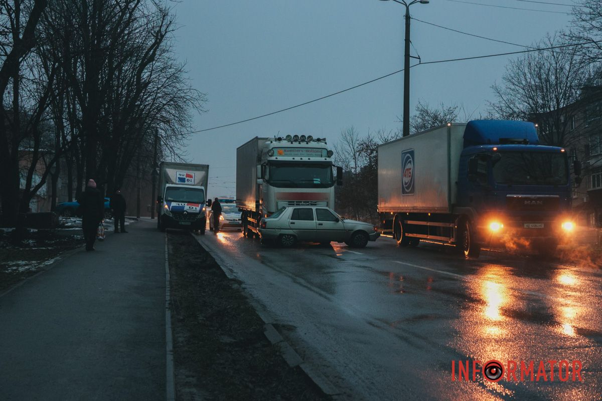 Движение в направлении Чечеловской затруднено