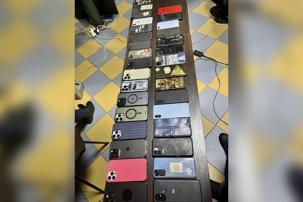 Правоохоронці провели обшук у шахрайському call-центрі 