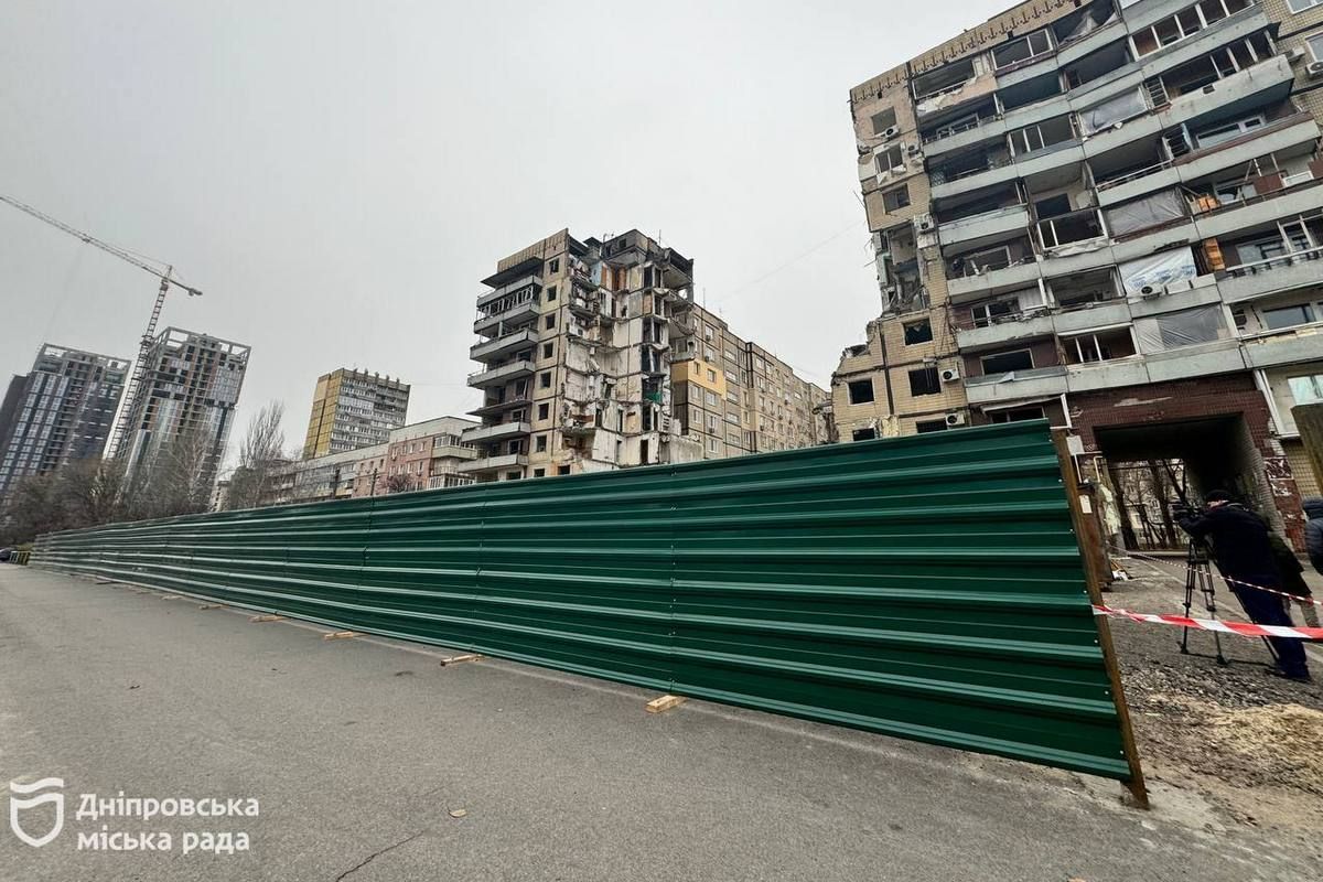 Вщент знищив кілька десятків квартир та ще десятки осель отримали пошкодження.