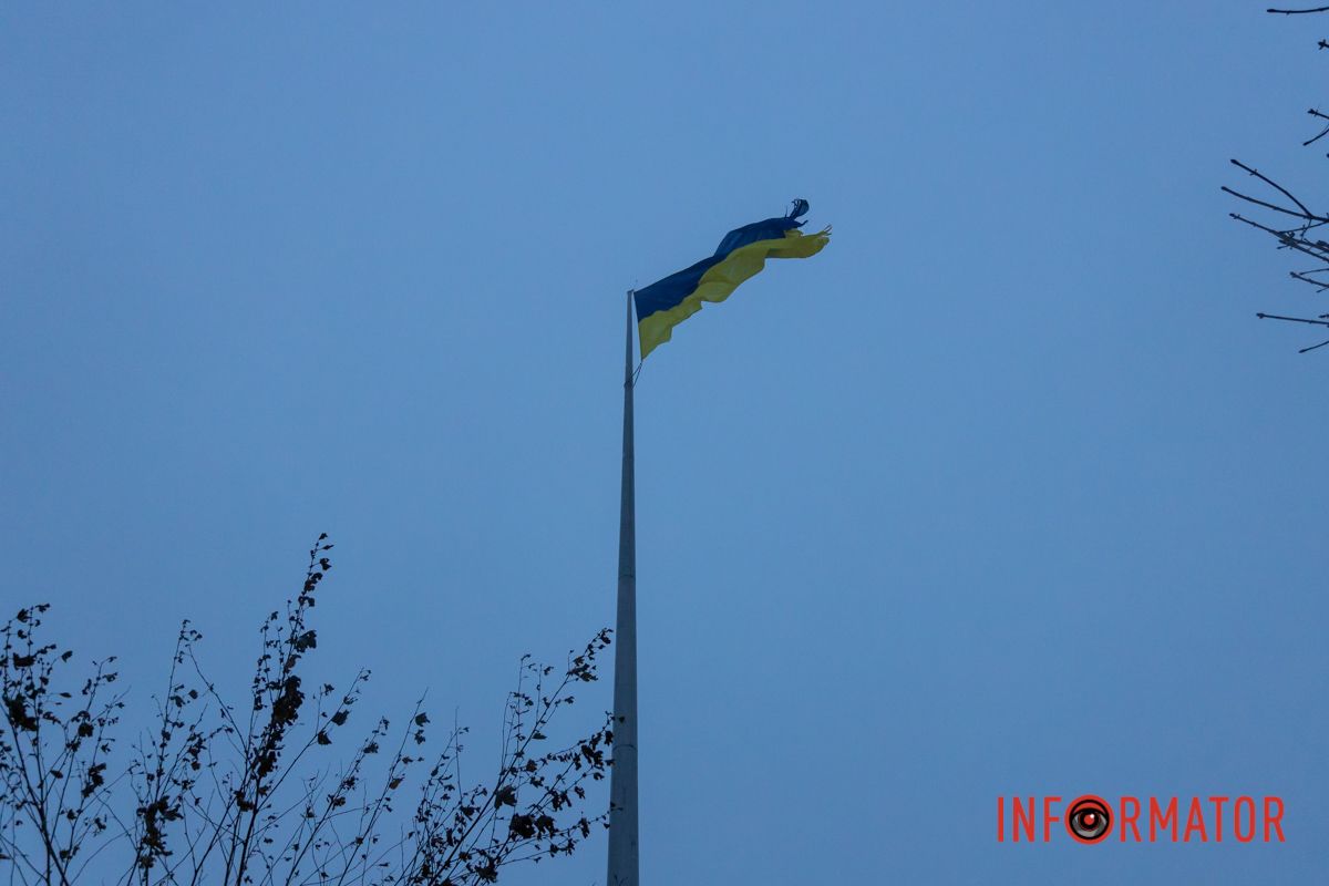 Его хорошо видно из разных частей города