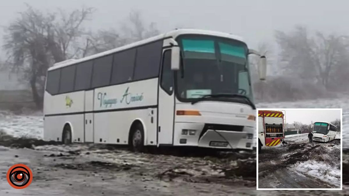 В Днепропетровской области пассажирский автобус слетел с трассы и застрял