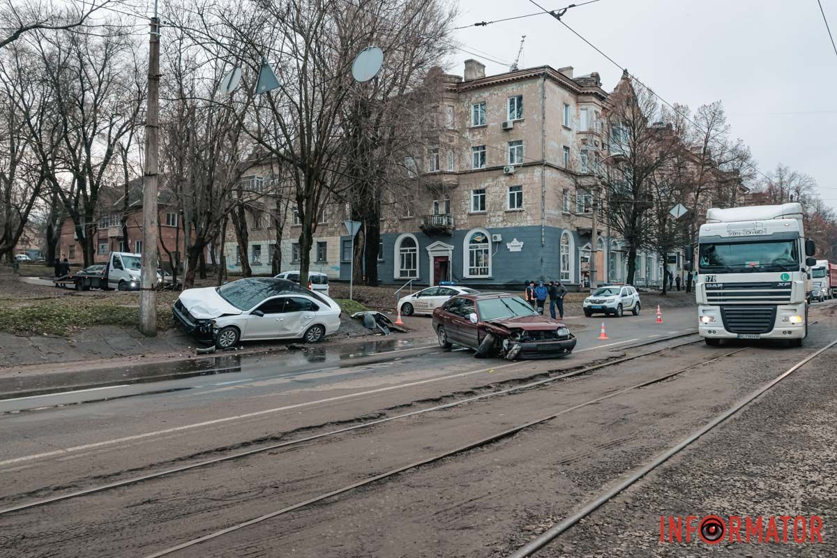 В районе перекрестка Мазепы с улицей Морской Пехоты (бывшая улица Кутузова) В районе перекрестка Мазепы с улицей Морской Пехоты (бывшая улица Кутузова)