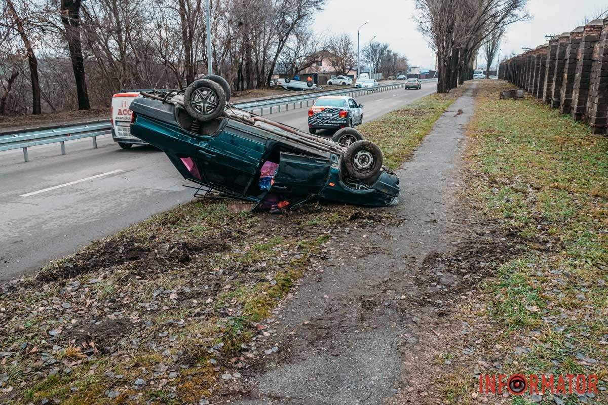 Друга аварія - через дорогу Друга аварія - через дорогу