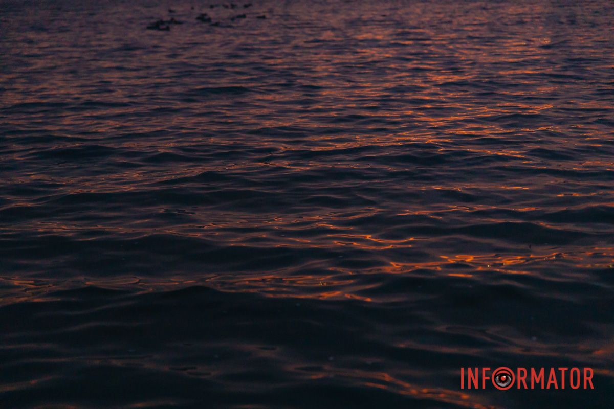 Відблиски на води