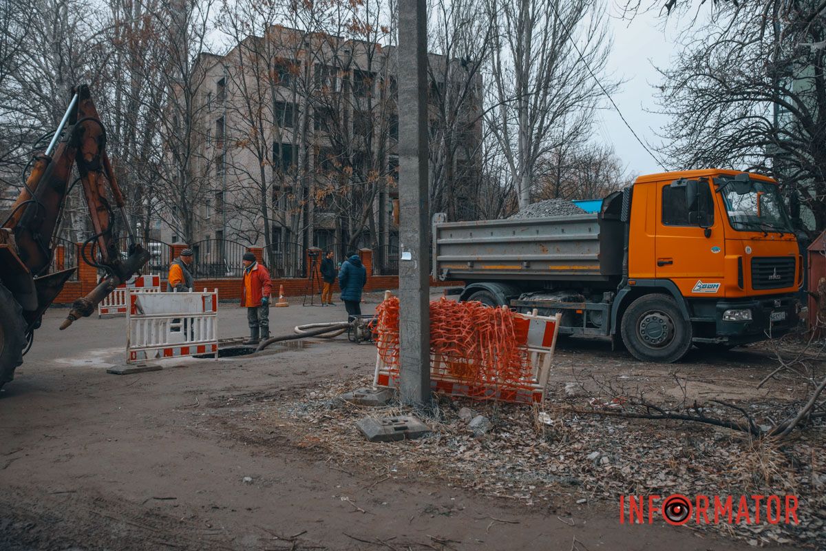 На місці працюють комунальники