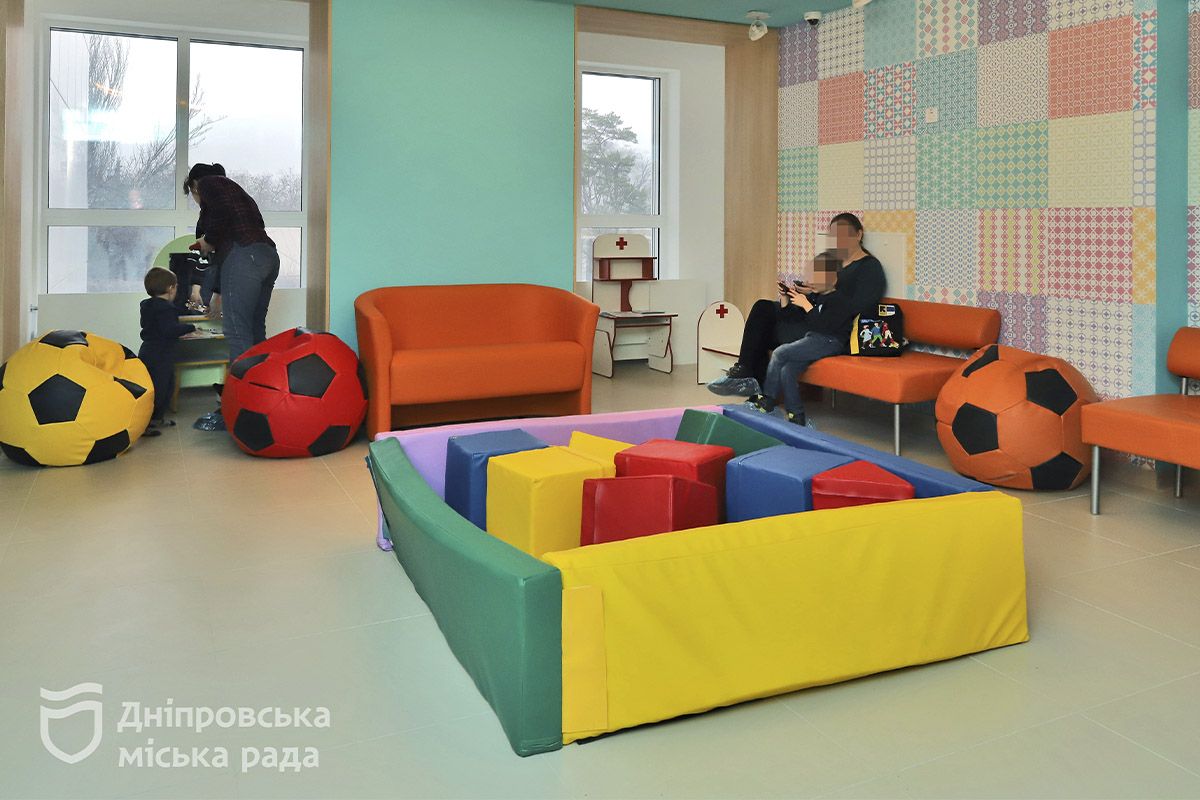 Так, крім відбудованої водолікарні з басейном, у цьому медзакладі є й інші простори для відновлення