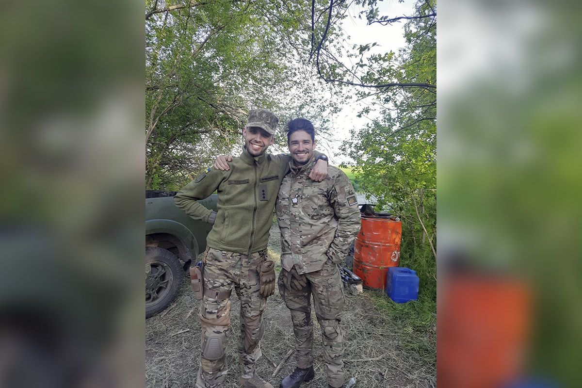 Лучшие друзья Андрей Гусак и Владислав Воронин. Оба погибли на фронте. Лучшие друзья Андрей Гусак и Владислав Воронин. Оба погибли на фронте.